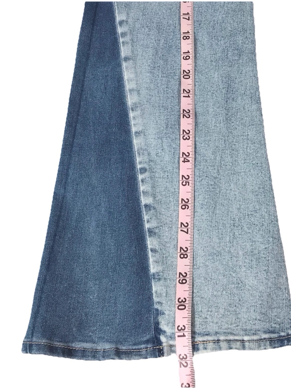 True Religion Women’s Joey Mid-Rise Flare Stretch Two-Tone Jeans Size 30 - Picture 12 of 13